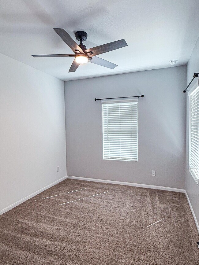 Building Photo - Charming 3-Bedroom Sanctuary with 2 Full Baths Near Lackland Air Force Base – 1469 Sq Ft of Comfo...