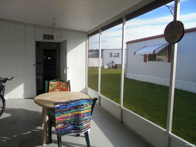 SCREENED ROOM SHOWING SHED - 7331 Malaga Ave