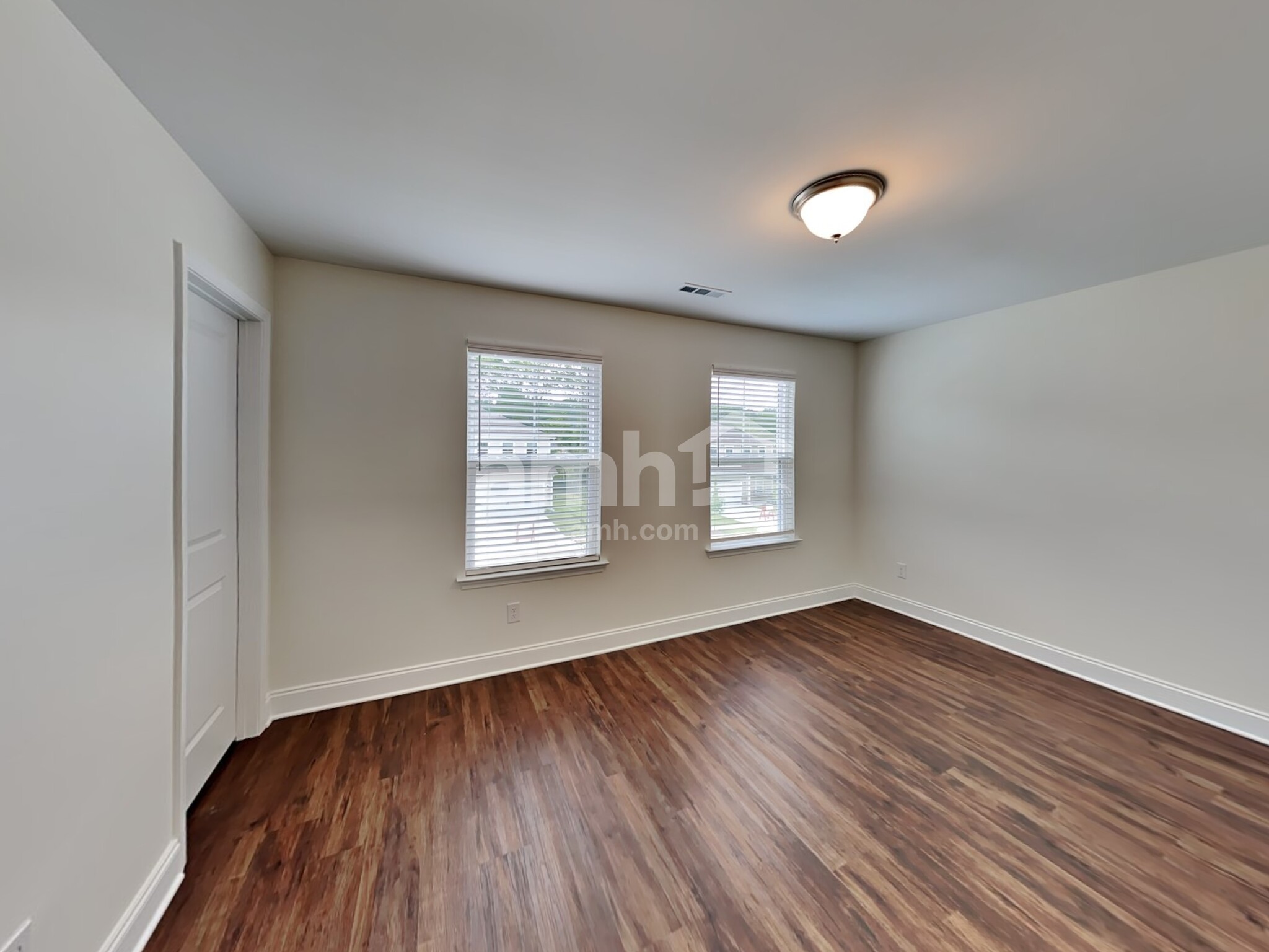 Building Photo - 5949 Hagar Vly Dr