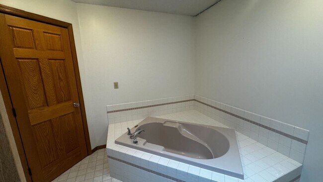 Building Photo - 901 Marty's Way