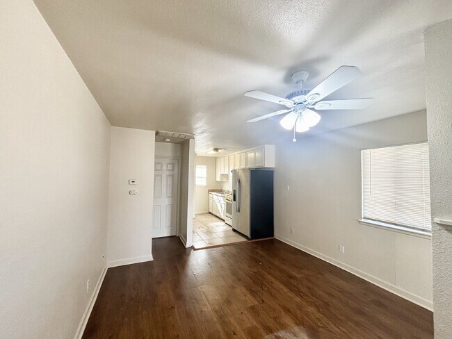 Building Photo - Merced: $799 Comfortable energy efficient ...