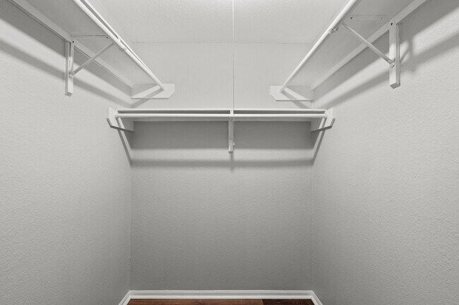 Building Photo - 102 The Strand