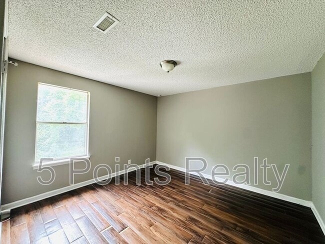 Building Photo - 308 Prince Ave