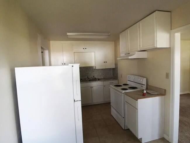 Building Photo - Charming 1-Bedroom Duplex in a Quiet Oklah...