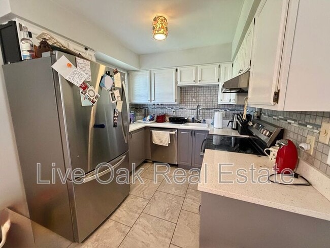 Building Photo - 103 N Thalia Rd