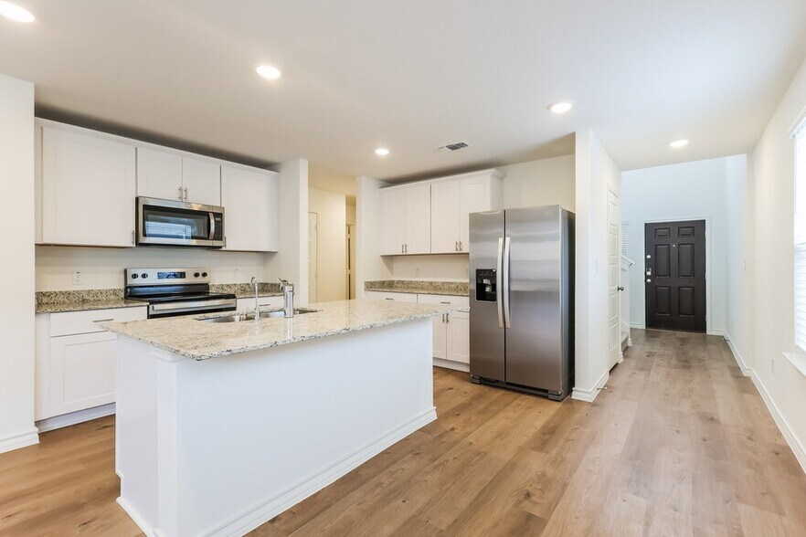 Building Photo - 10327 Monte Carmel Pl