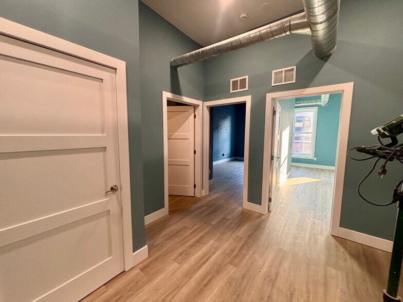 Building Photo - 315 E Main St