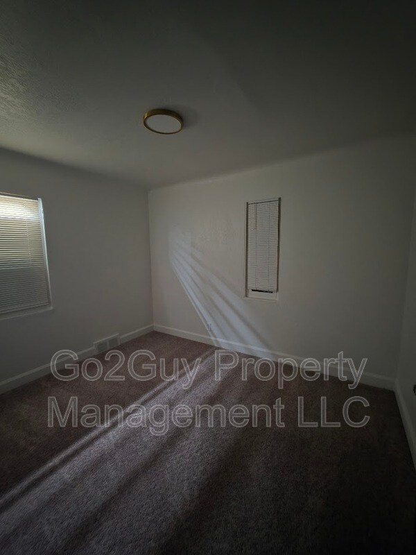 Building Photo - 9635 Everts St