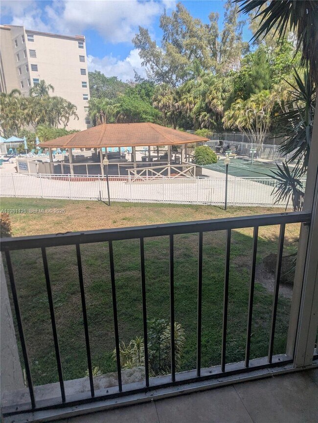 Building Photo - 3920 Inverrary Blvd