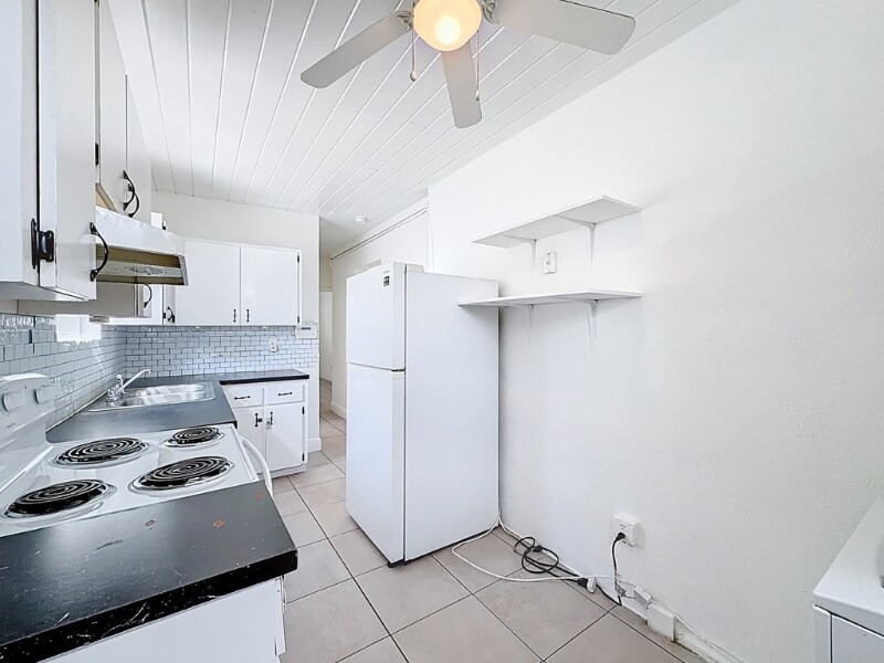 Building Photo - 401 NW 16th Ave