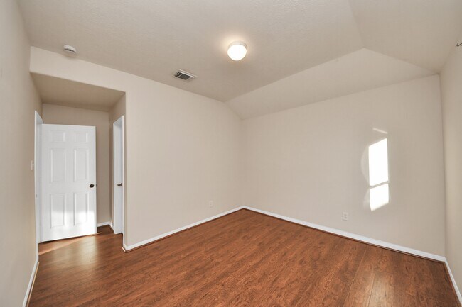 Building Photo - 822 Glen Abbey Dr