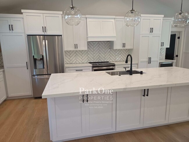 Building Photo - Amazing one of a kind home in the Heart of Walnut Creek