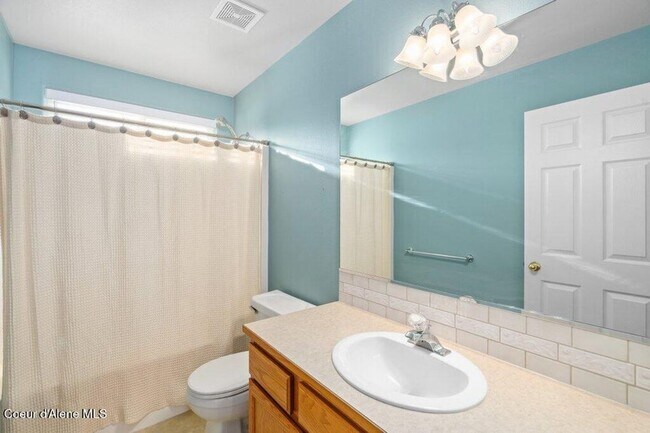 Building Photo - Coeur d' Alene Place!