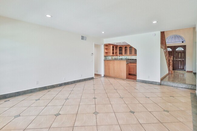 Building Photo - Tarzana 4BR w/downstairs bed + bath, POOL + basketball hoop!