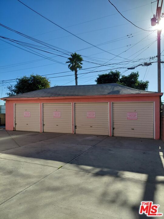 Building Photo - 8617 S 5th Ave