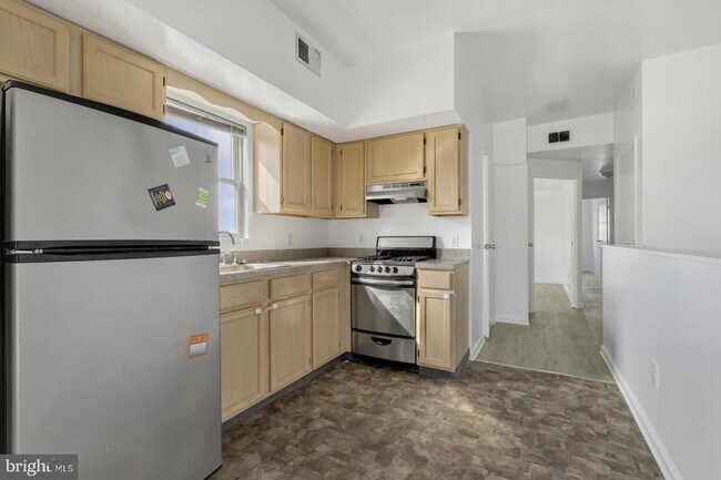 Building Photo - 2223 S 15th St