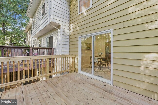 Building Photo - 1571 Renate Dr