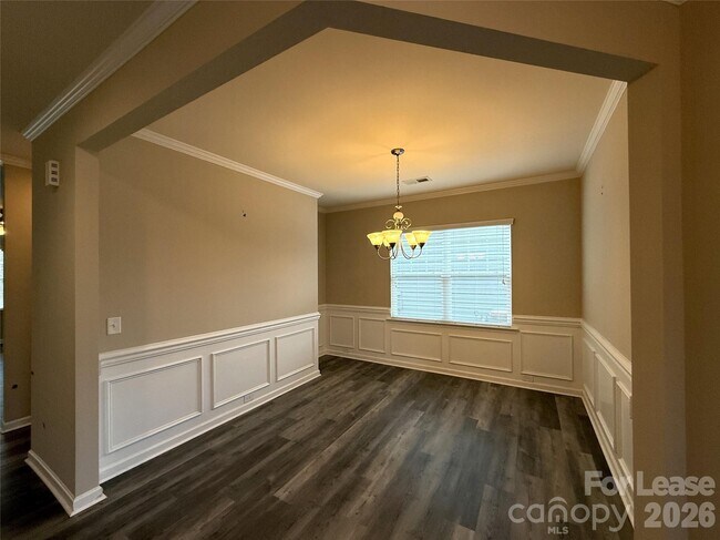 Building Photo - 1121 Wainscott Dr