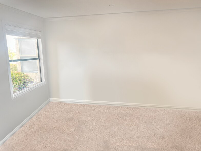 Building Photo - 1074 Calle del Cerro