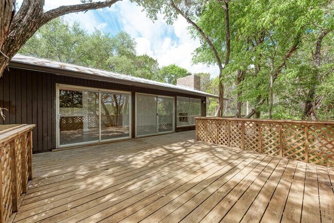 Building Photo - 6305 Forest Hills Dr