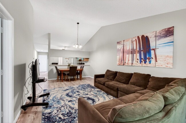 Building Photo - 460 Hardwood Pl