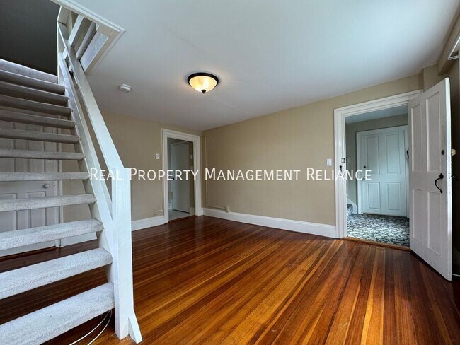 Building Photo - 16 Franklin Pl