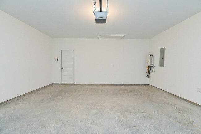 Building Photo - 5707 Aurora Grns Ln