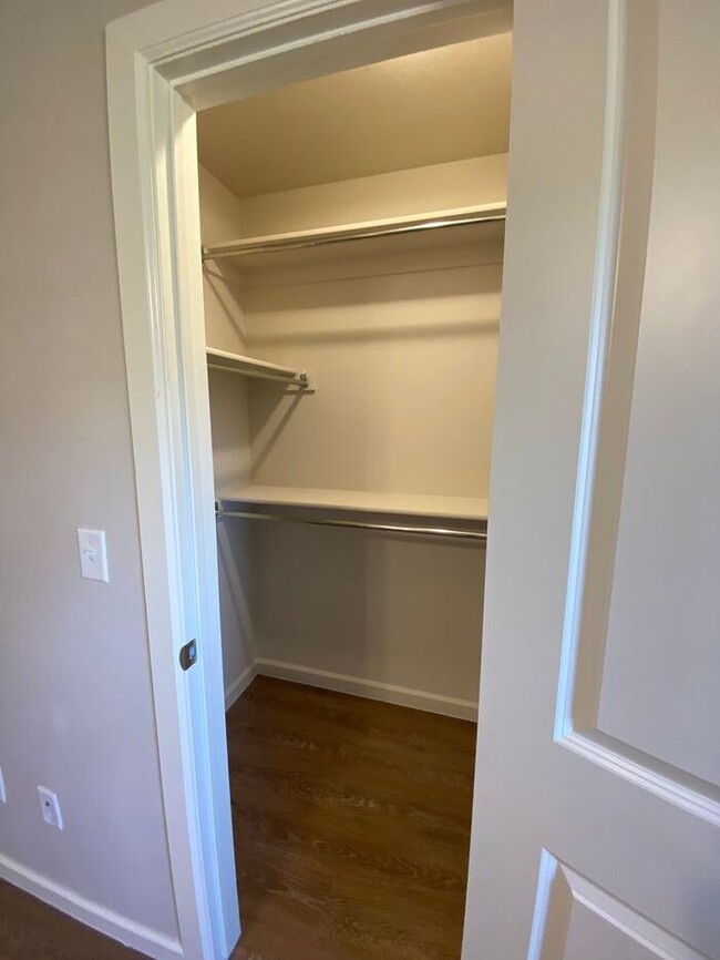 Building Photo - 2 Bed 2 Bath 1 Car Garage Duplex in Summit...