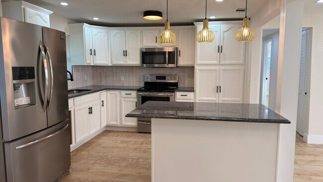 Building Photo - 5813 Tampico Rd