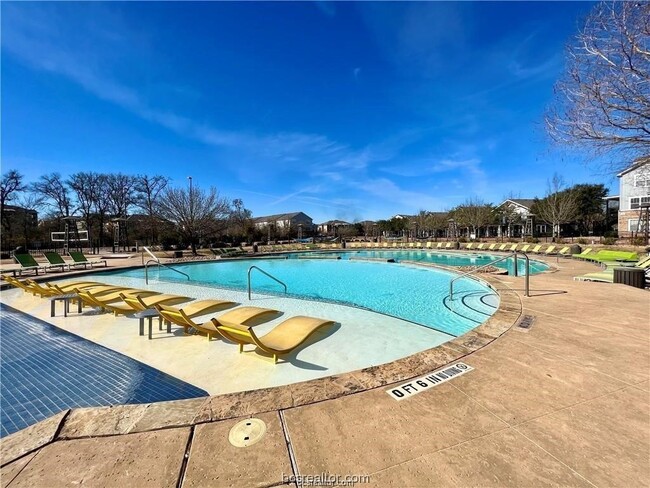 Building Photo - 1725 Harvey Mitchell Pkwy S