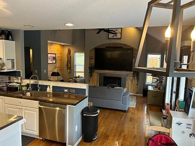 Building Photo - 13729 Narrowleaf Dr