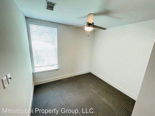 Building Photo - 3 br, 3.5 bath House - 514 Jackson Ave, Un...
