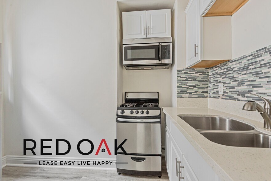 Building Photo - 2743 San Marino St