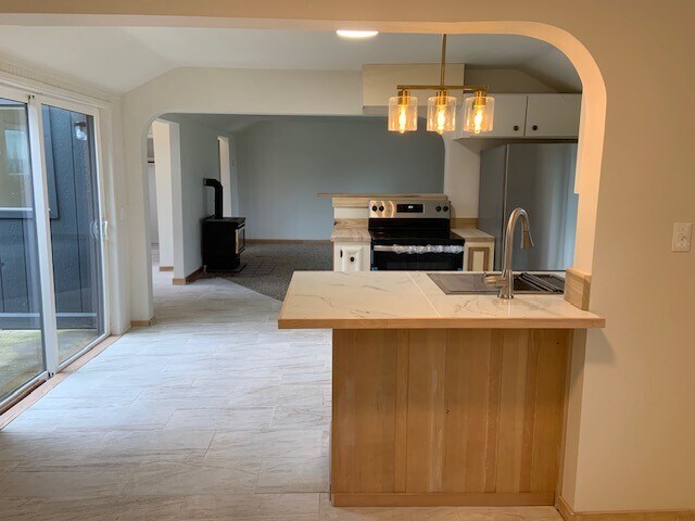 Building Photo - 3335 Coburg Rd