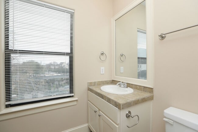 Building Photo - 1205 Birdsall St