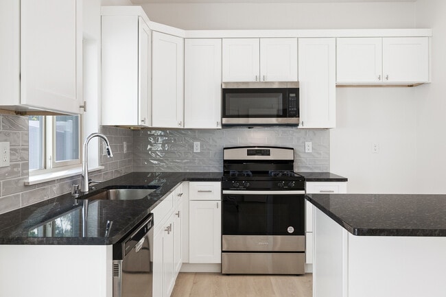 Building Photo - 1162 S Underwood Pl