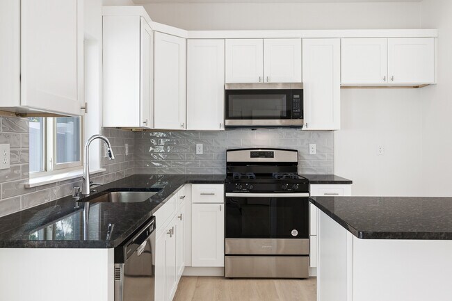 Building Photo - 1163 S Underwood St