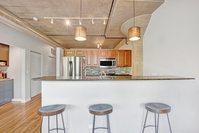 Building Photo - 1111 W 15th St