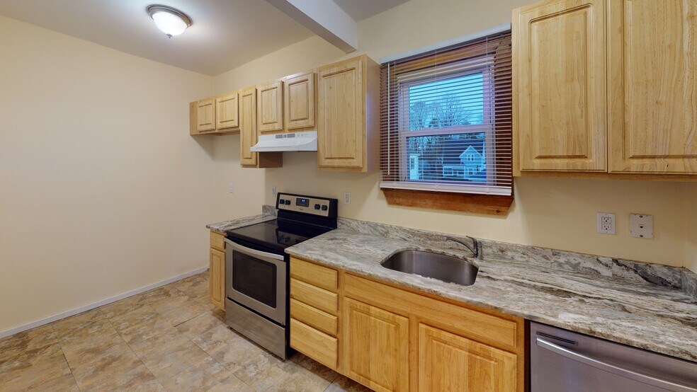 Primary Photo - 19 Studley Ave