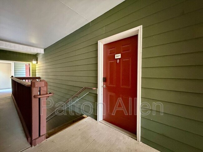 Building Photo - 1000 Olde Eastwood Village Blvd