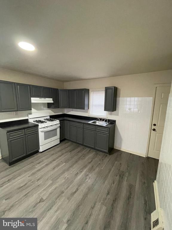 Primary Photo - 2441 N 5th St