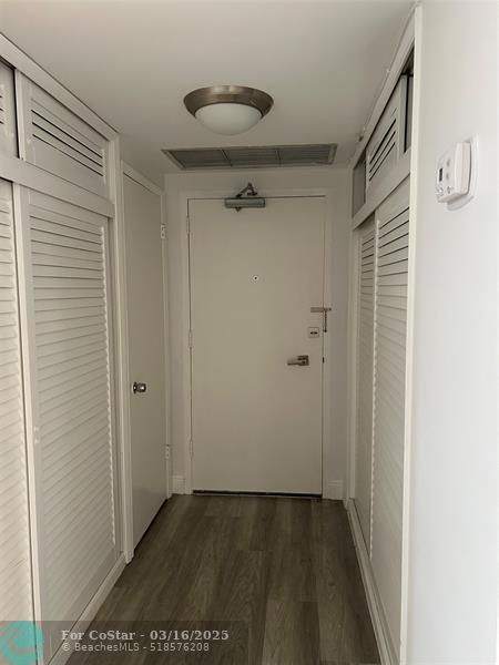 Building Photo - 3700 Galt Ocean Dr