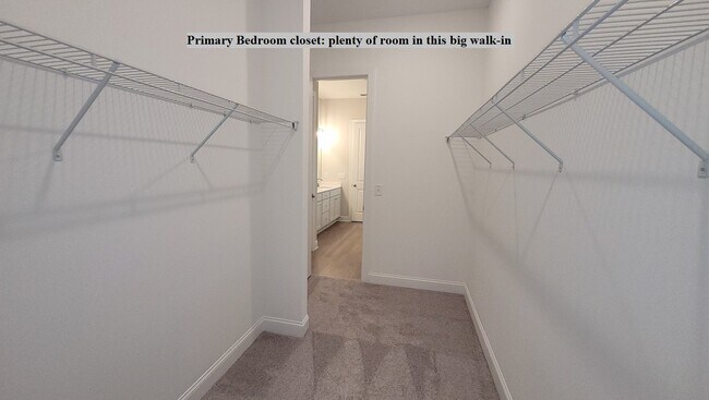 Building Photo - More Windows, More Light!  Amenity-rich, Gated Community.