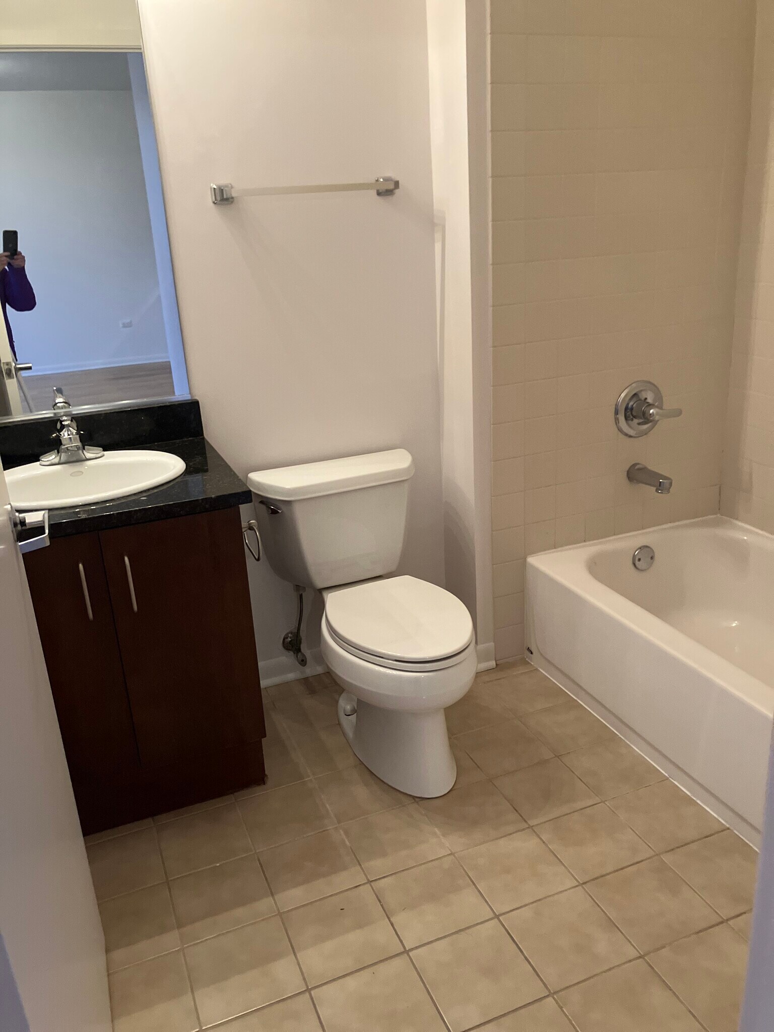 Building Photo - 1740 Oak Ave