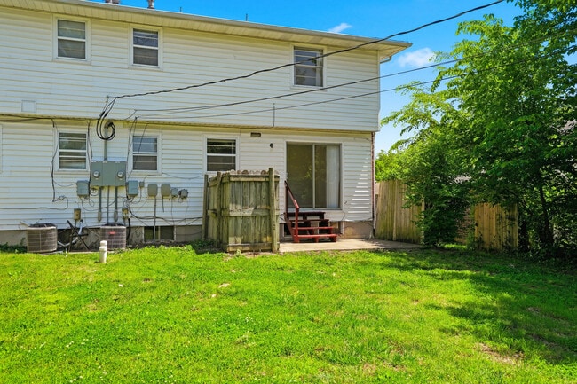 Building Photo - 405 Brewer Dr