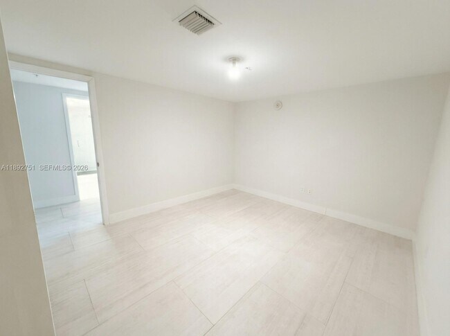 Building Photo - 400 Sunny Isles Blvd