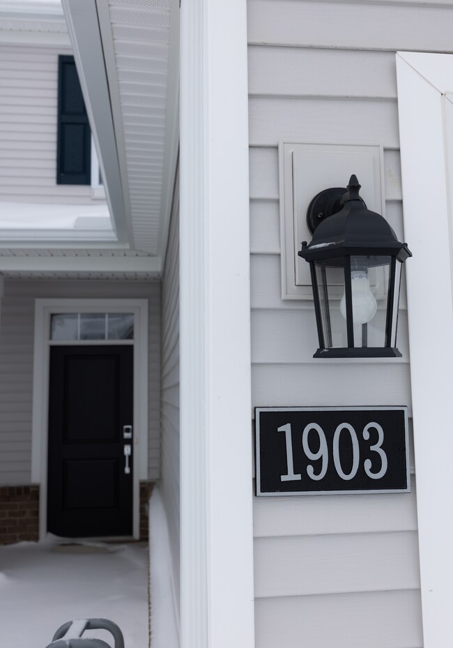 Building Photo - 1903 Salt Springs Dr