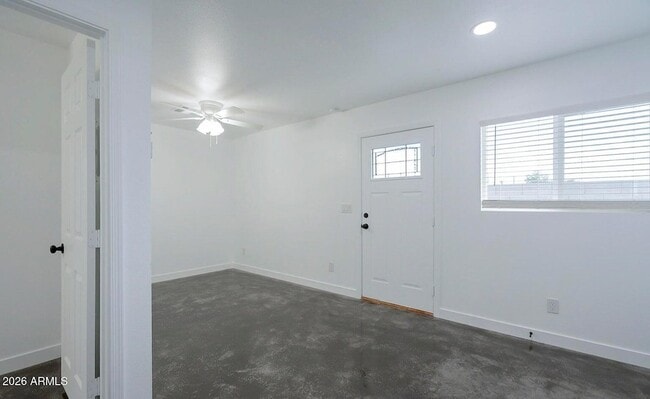 Building Photo - 9439 N 11th Ave