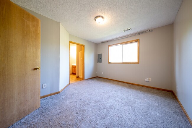 Building Photo - 1254 Willow Trail