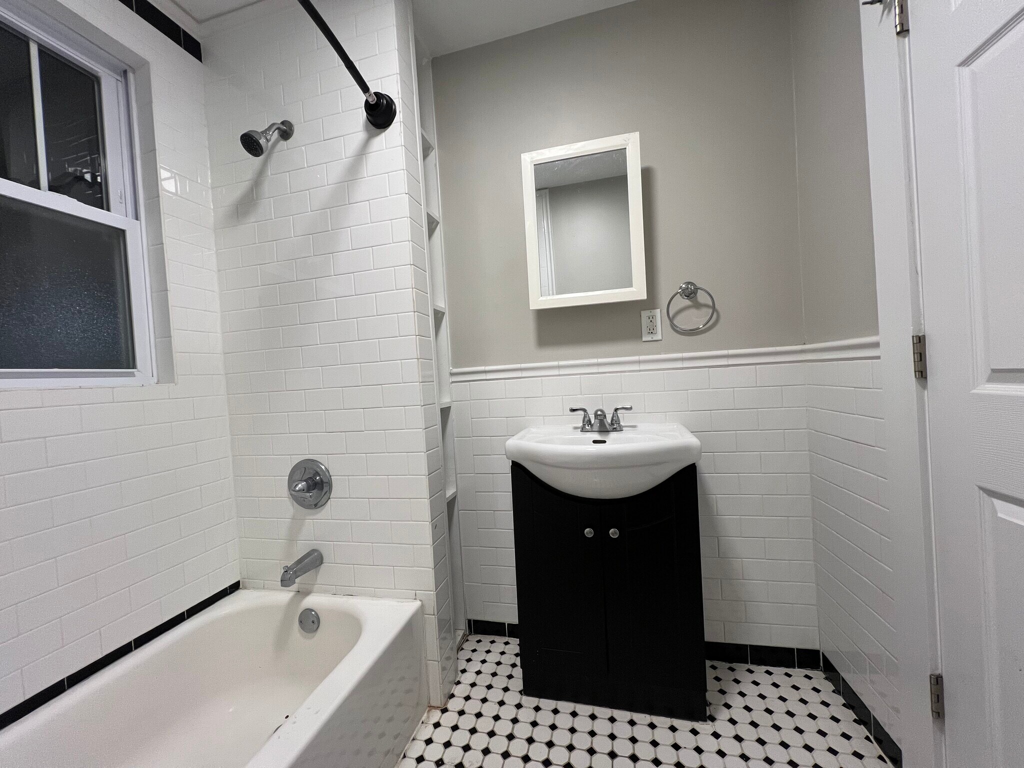 Building Photo - 7426 Dunedin St